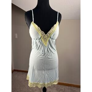 Victoria's Secret Babydoll Lace Trim Slip Medium Y2K Padded Chemise Nightgown